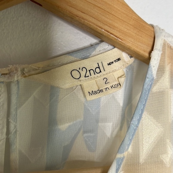 O’2nd Shades of White Dress, size 2 - Picture 7 of 10